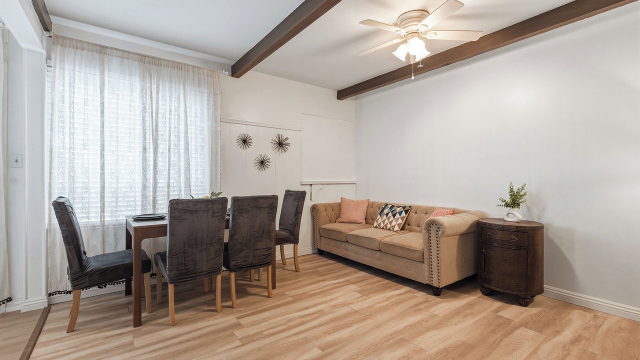 Photo of Livingroom in Baldwin Park