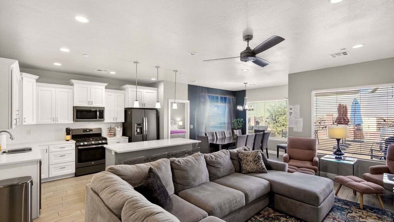 Photo of Livingroom in Hurricane