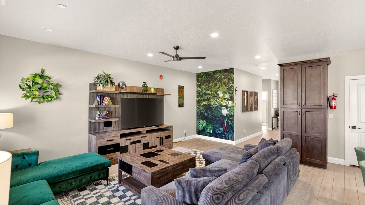 Photo of Livingroom in Hurricane
