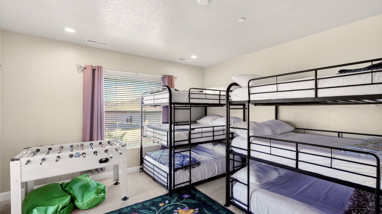 Photo of Bedroom in Hurricane