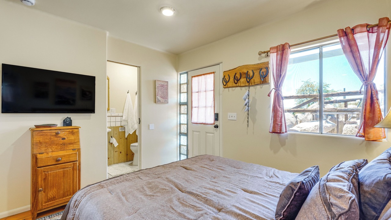 Photo of Bedroom in Yarnell