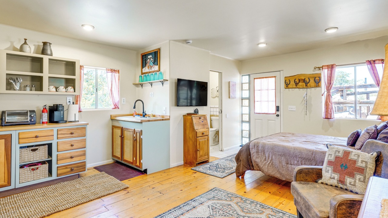 Photo of Bedroom in Yarnell