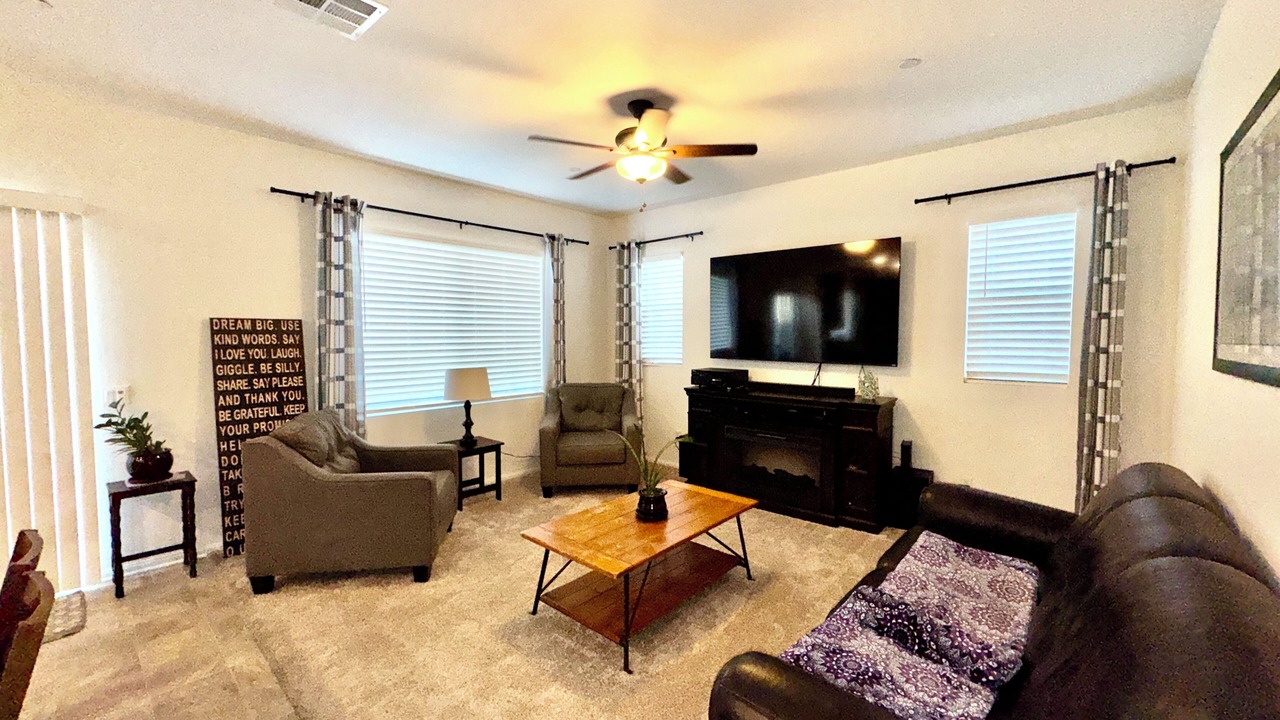 Photo of Livingroom in Victorville