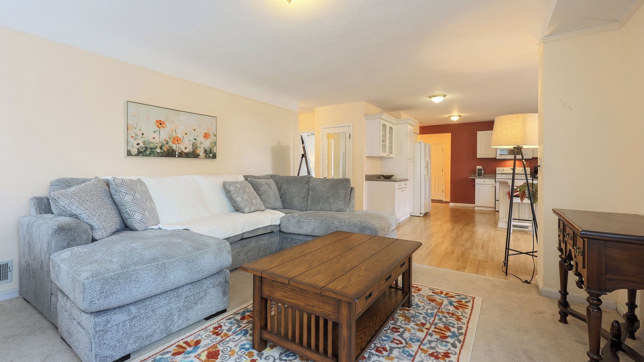 Photo of Livingroom in Oak Grove