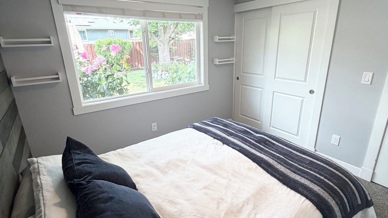 Photo of Bedroom in Aloha