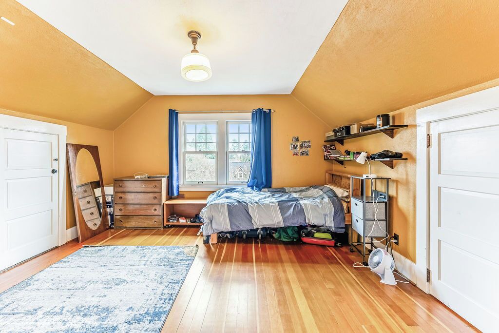 Photo of Bedroom in Irvington