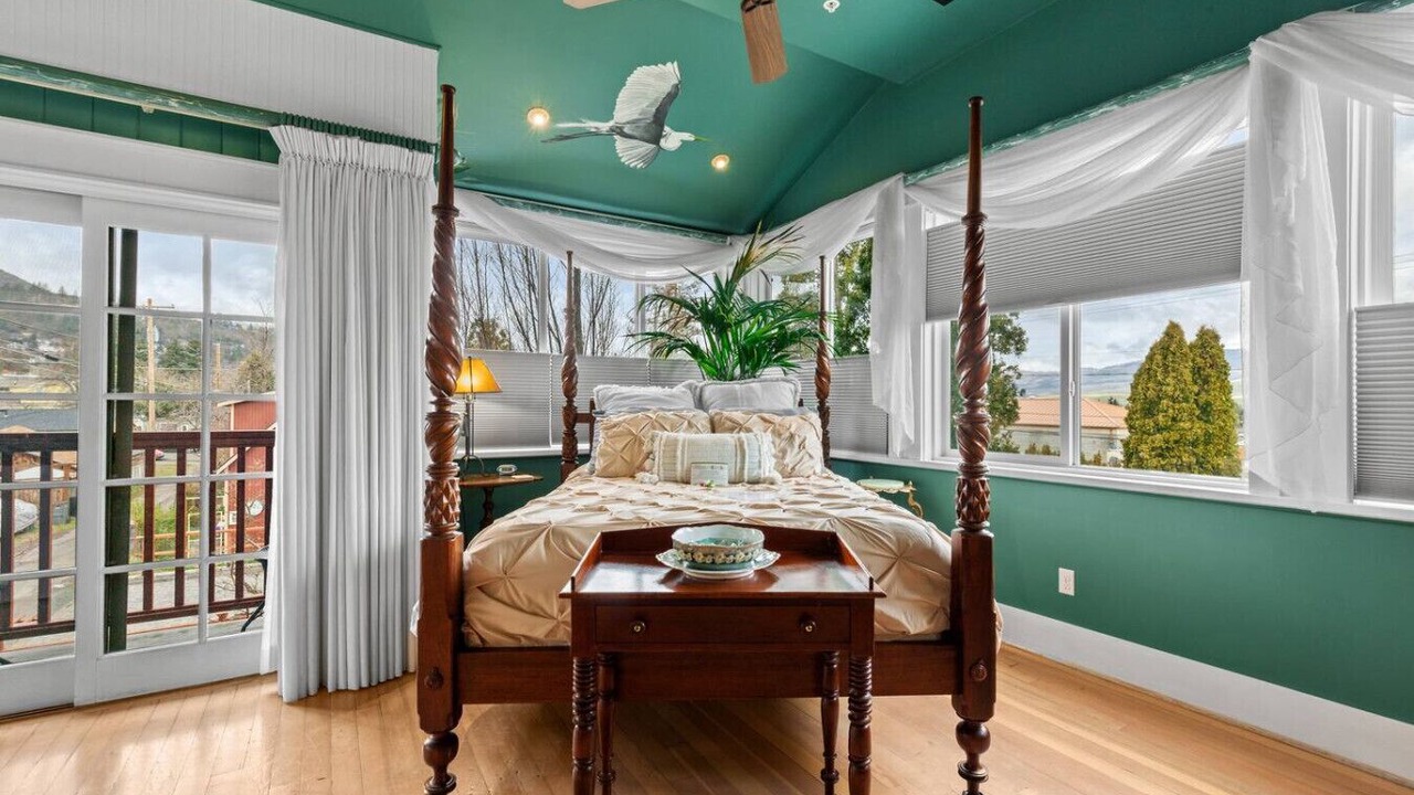 Photo of Bedroom in Historic Railroad District