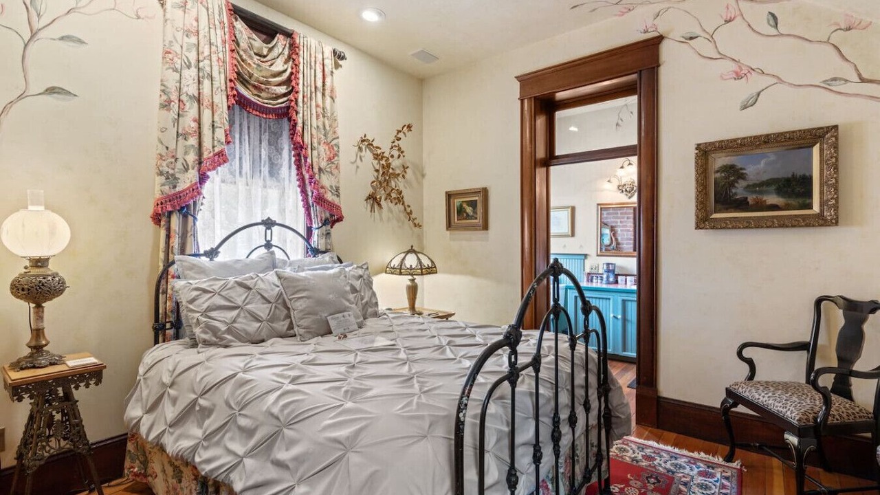 Photo of Bedroom in Historic Railroad District