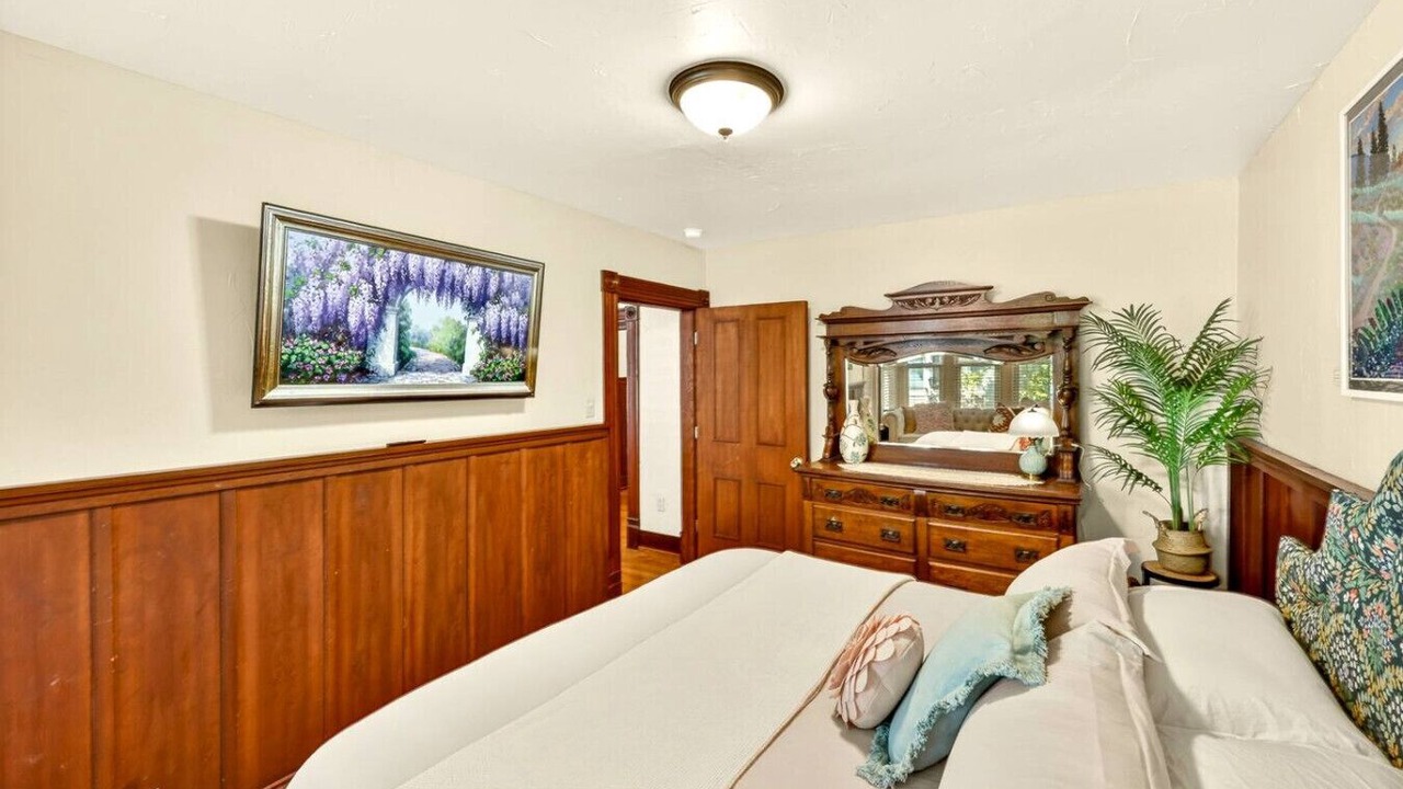 Photo of Bedroom in Historic Railroad District