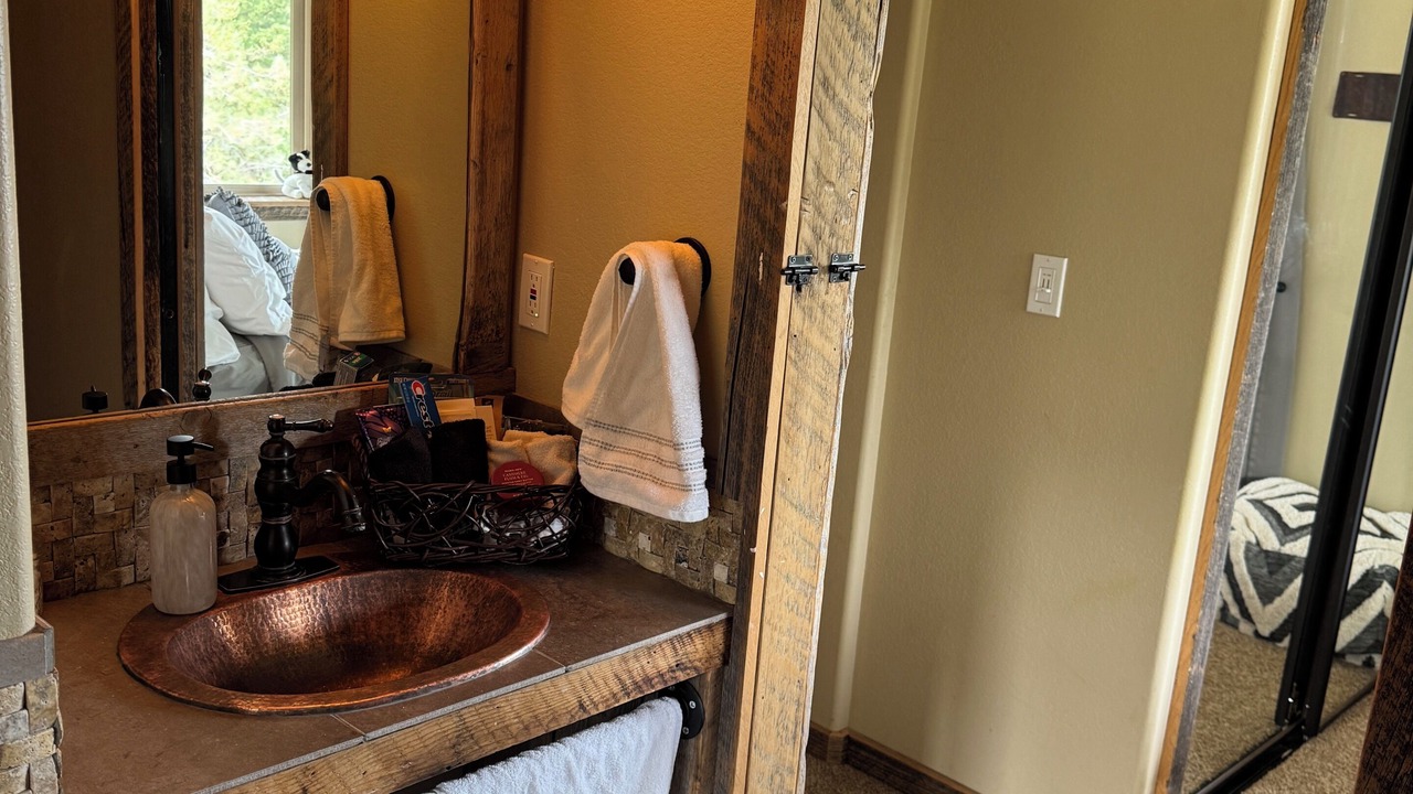 Photo of Bathroom in Bonanza