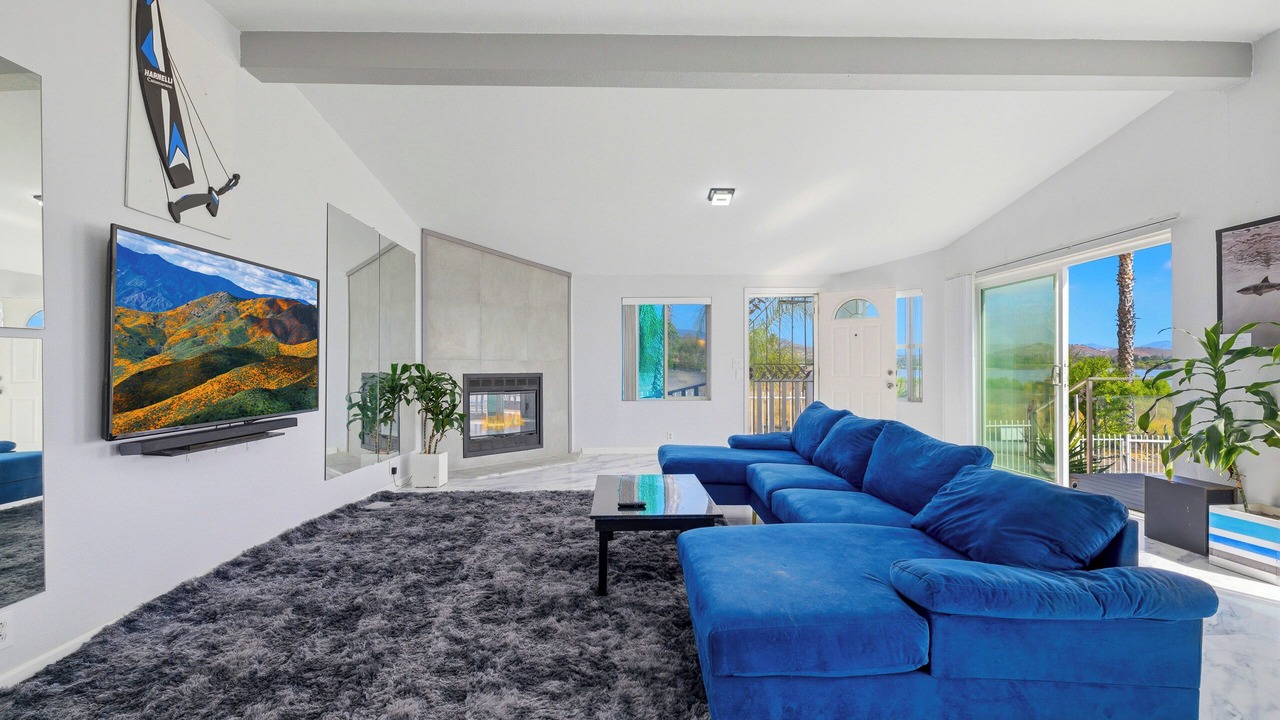 Photo of Livingroom in Lake Elsinore
