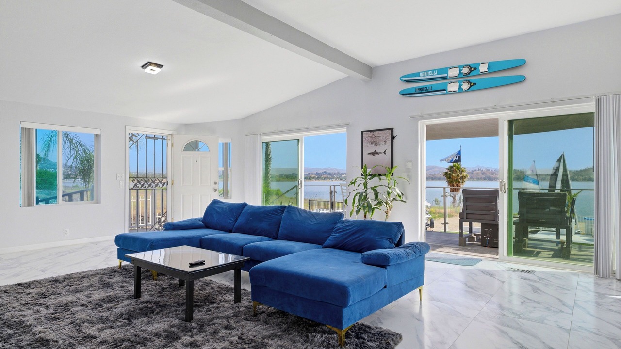 Photo of Livingroom in Lake Elsinore