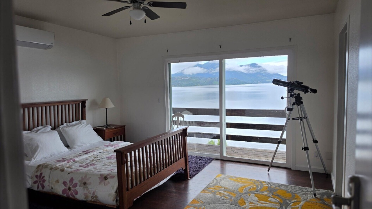 Photo of Bedroom in Clear Lake