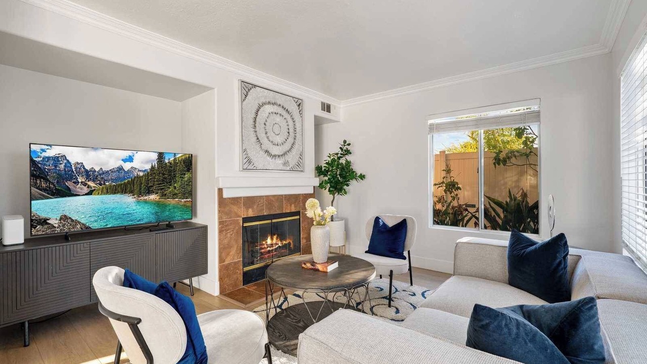 Photo of Livingroom in Foothill Ranch