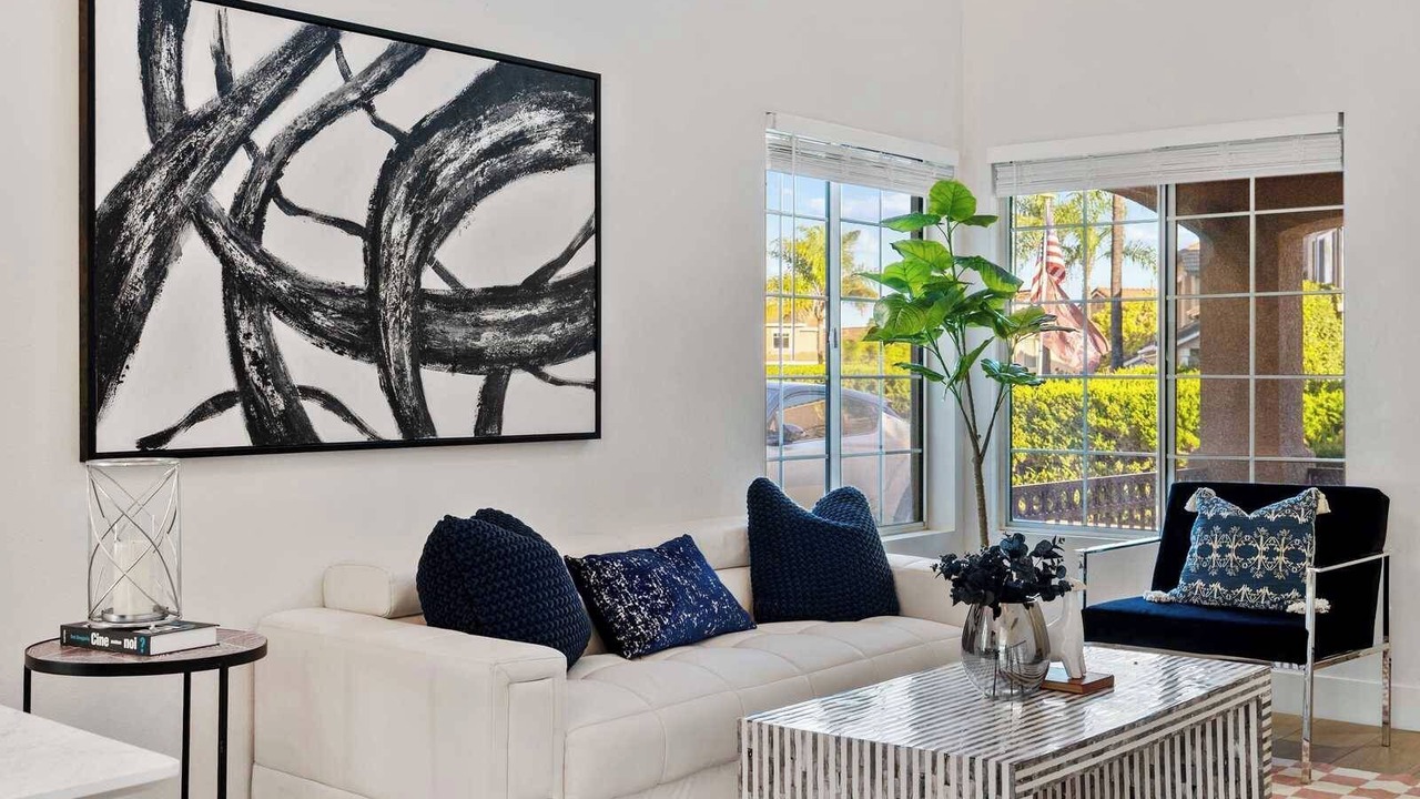 Photo of Livingroom in Foothill Ranch