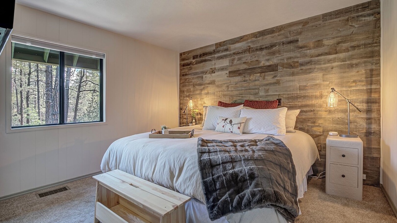 Photo of Bedroom in Pine