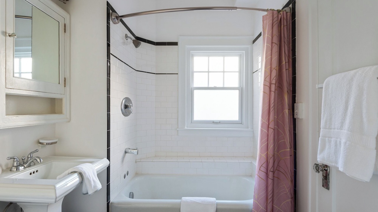 Photo of Bathroom in Alphabet Historic District