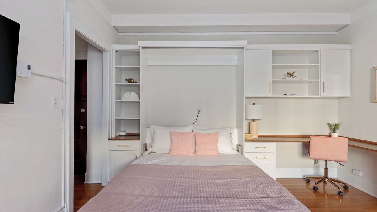 Photo of Bedroom in Alphabet Historic District
