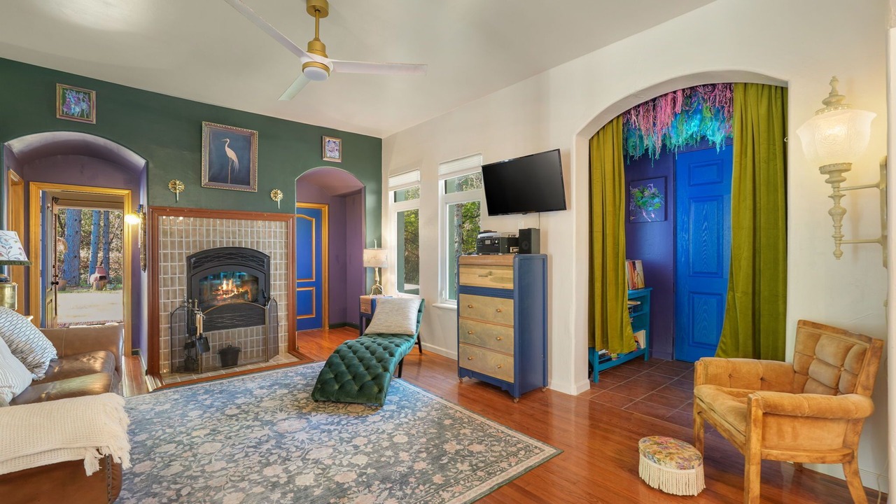 Photo of Livingroom in Oregon House