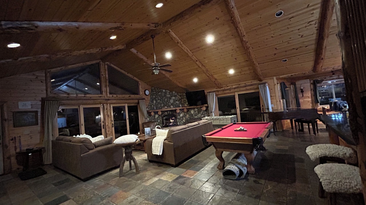 Photo of Livingroom in Eagle Mountain Estates