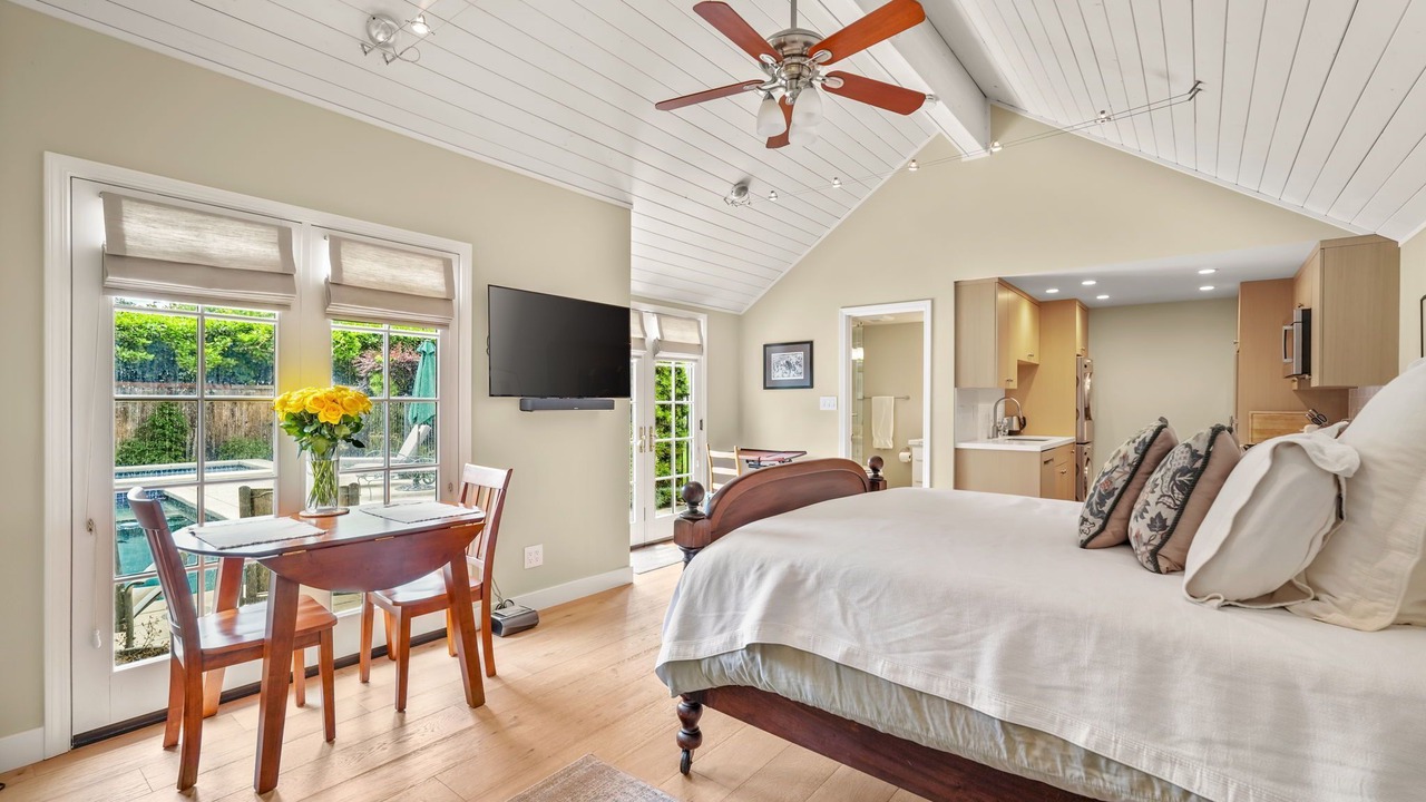 Photo of Bedroom in Land Park
