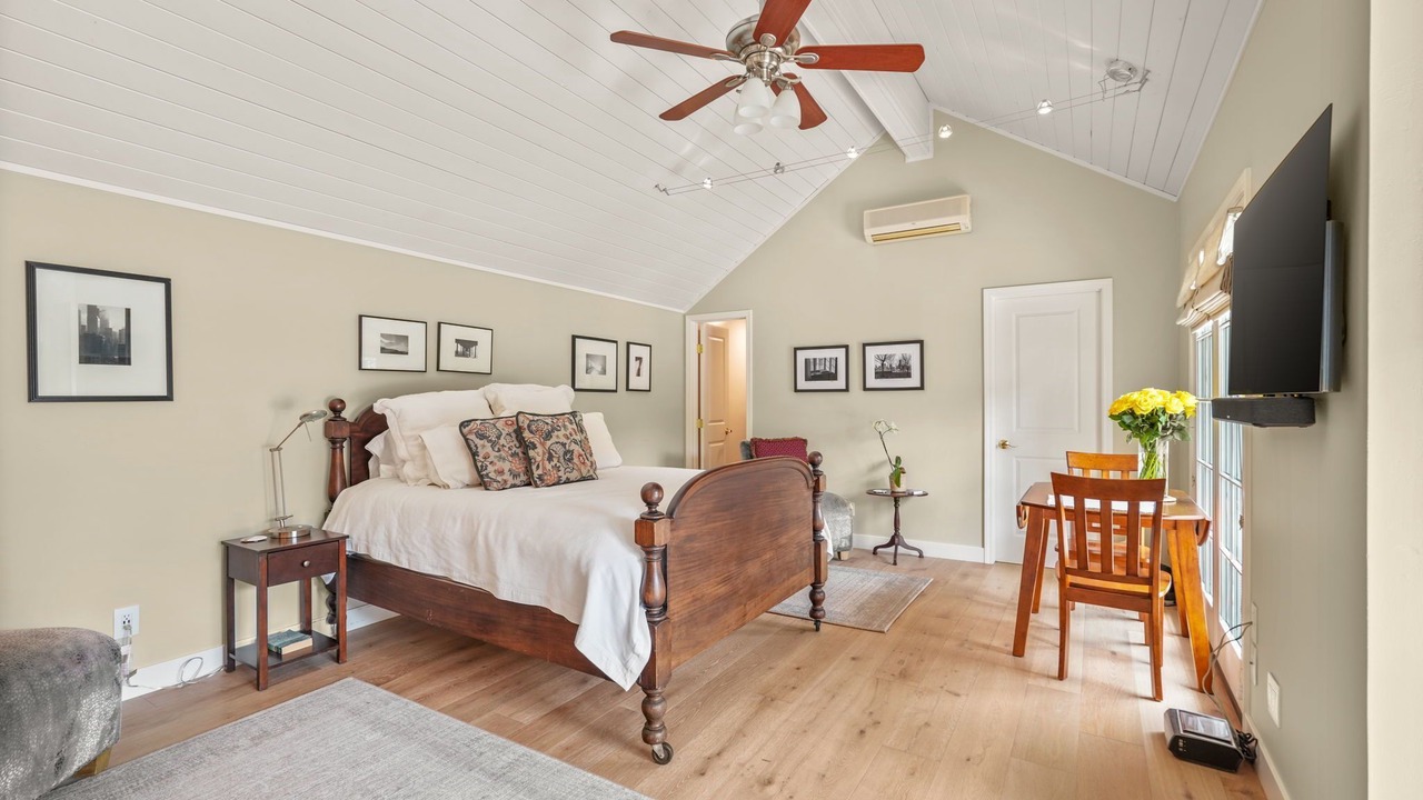 Photo of Bedroom in Land Park