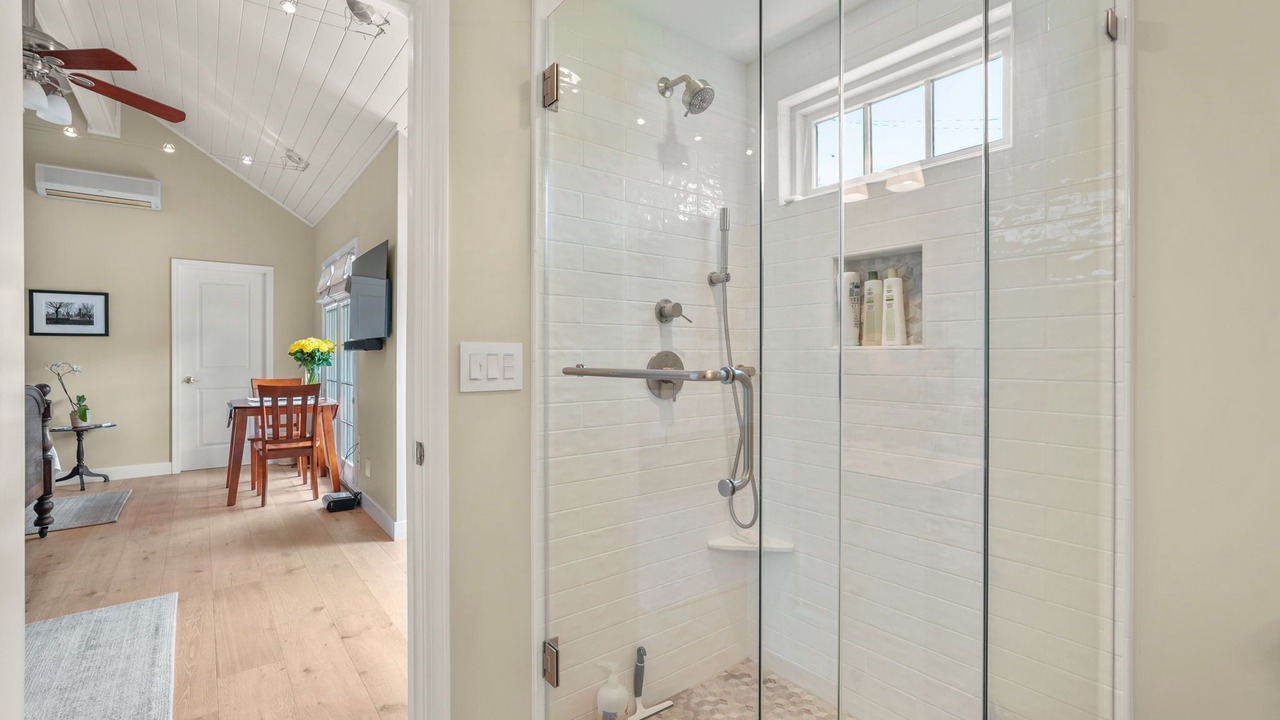 Photo of Bathroom in Land Park