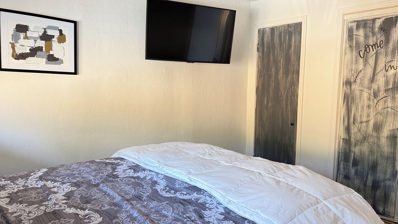 Photo of Bedroom in Wofford Heights