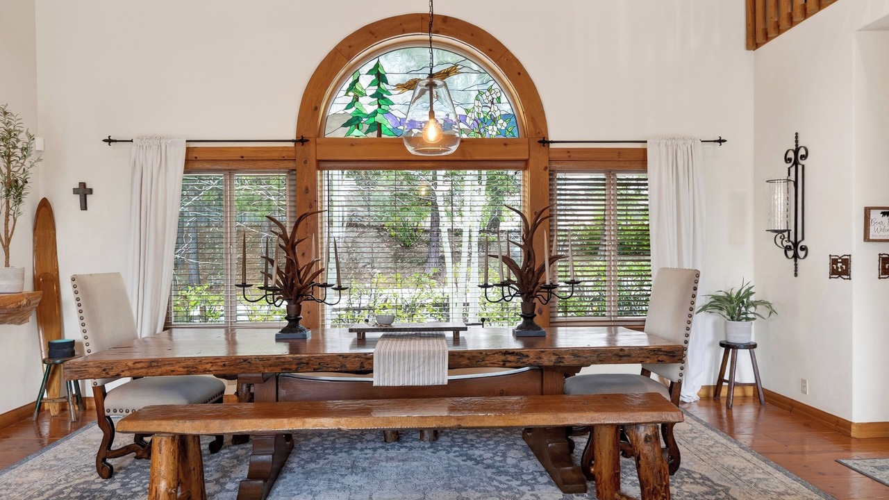 Photo of Bedroom in Lake Arrowhead