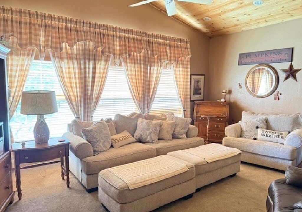 Photo of Livingroom in Mountain Club
