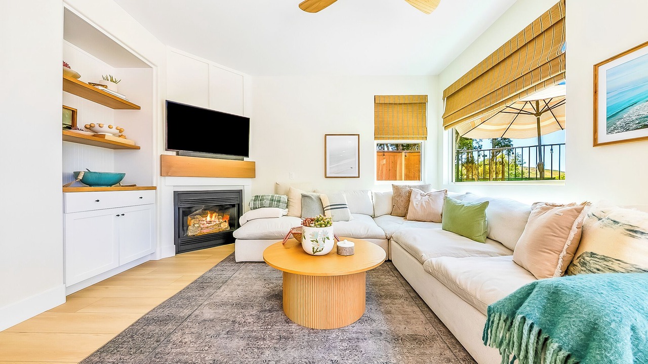 Photo of Livingroom in Ivey Ranch - Rancho Del Oro