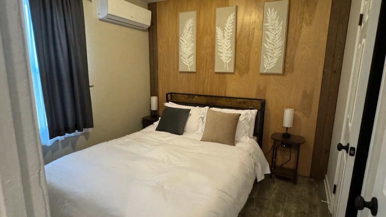 Photo of Bedroom in North Oak Park