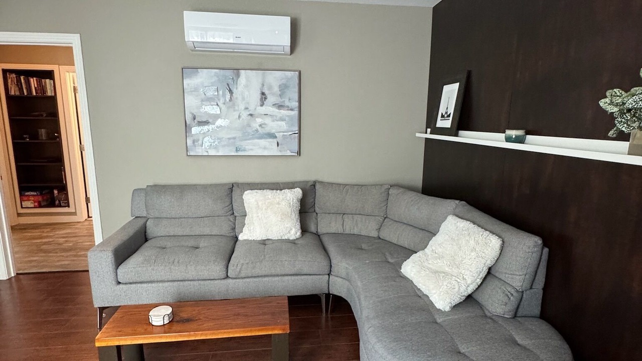 Photo of Livingroom in North Oak Park