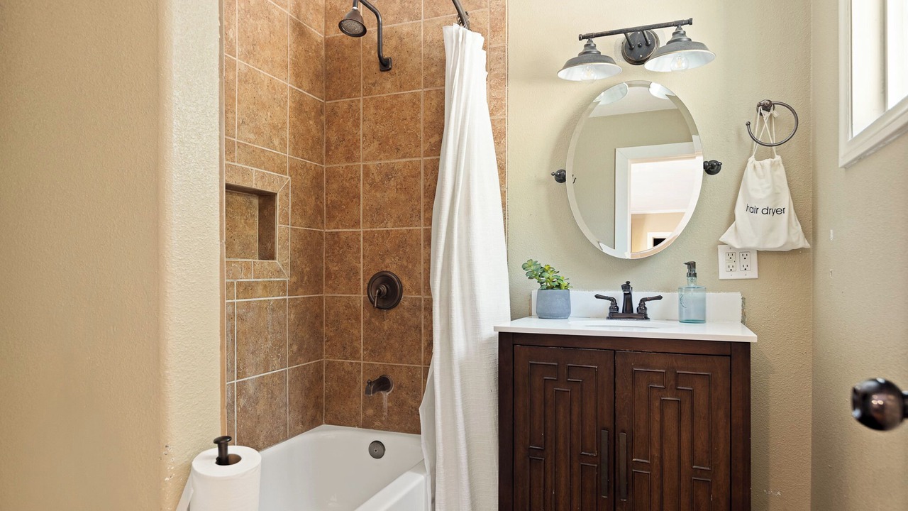 Photo of Bathroom in Green Valley Lake