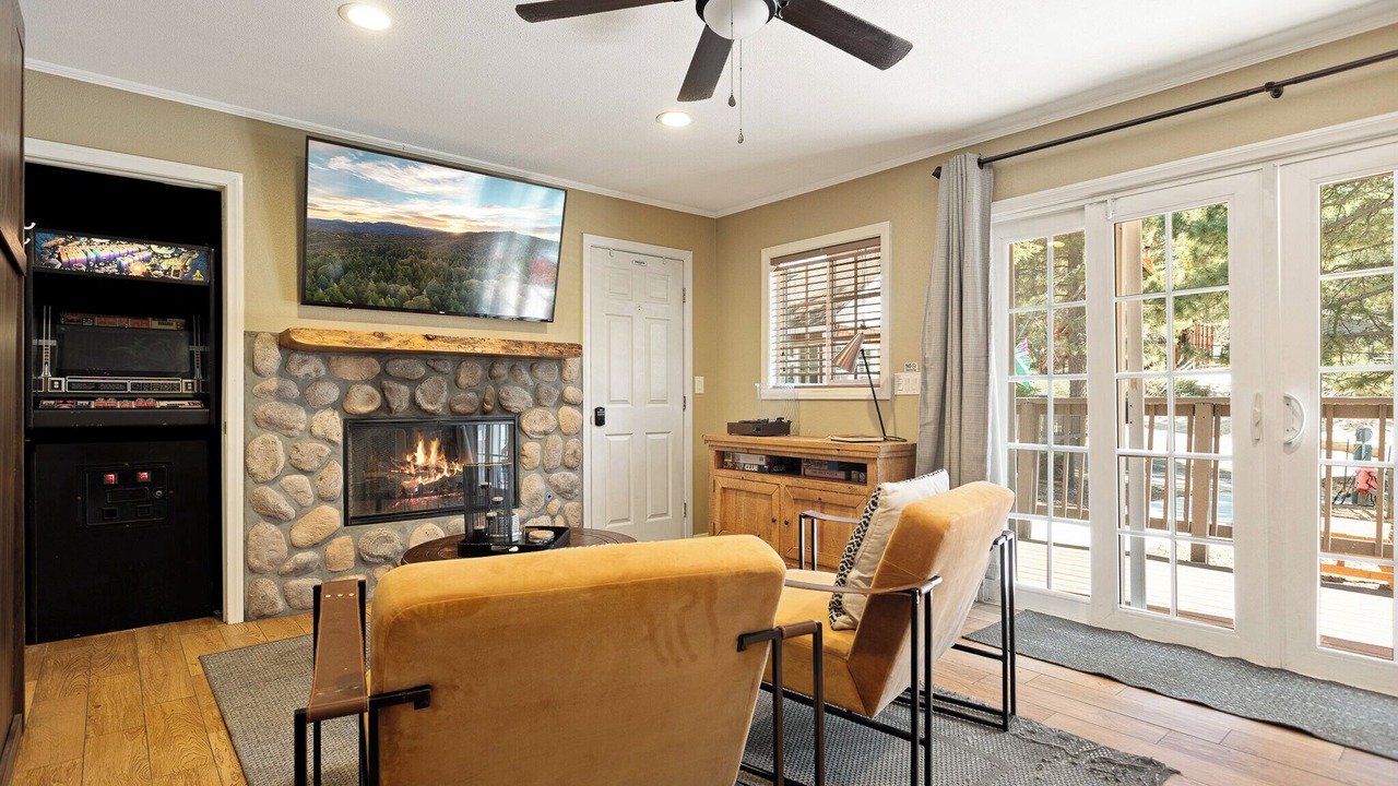 Photo of Livingroom in Green Valley Lake