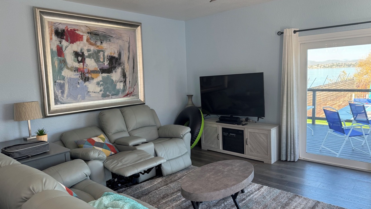 Photo of Livingroom in Lakeland Village