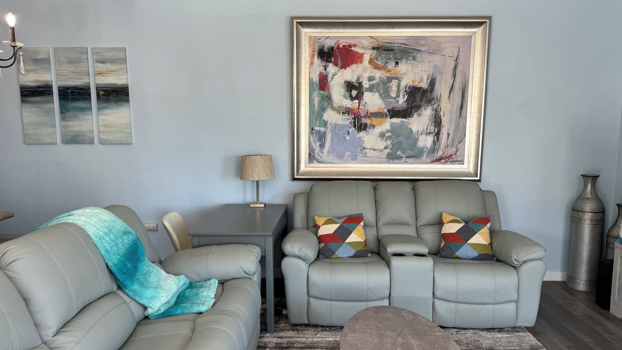 Photo of Livingroom in Lakeland Village