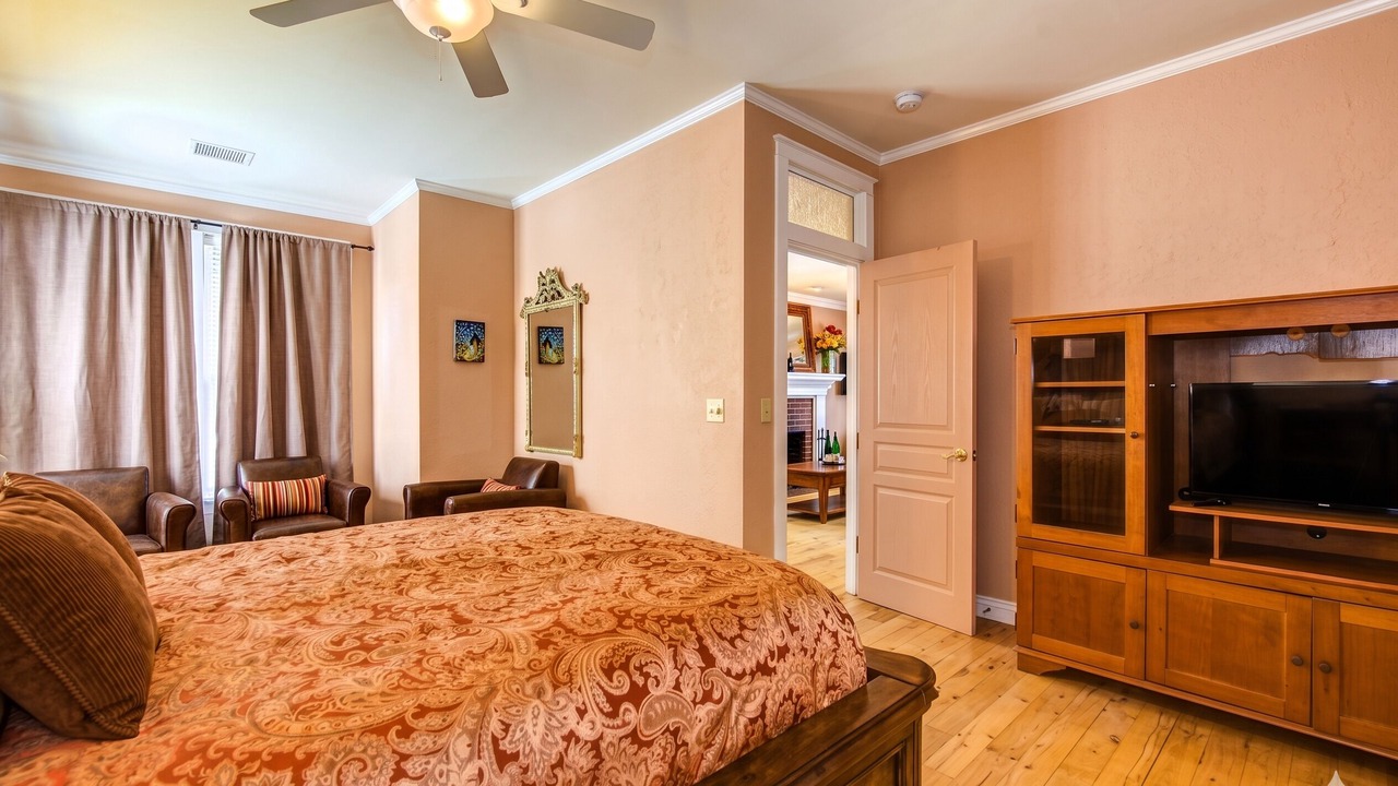 Photo of Bedroom in Nob Hill