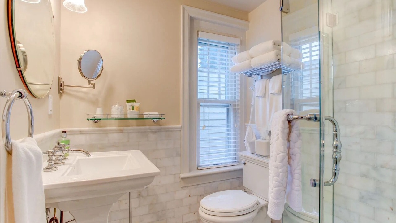 Photo of Bathroom in Irvington