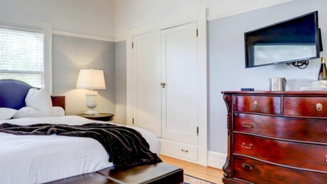 Photo of Bedroom in Irvington