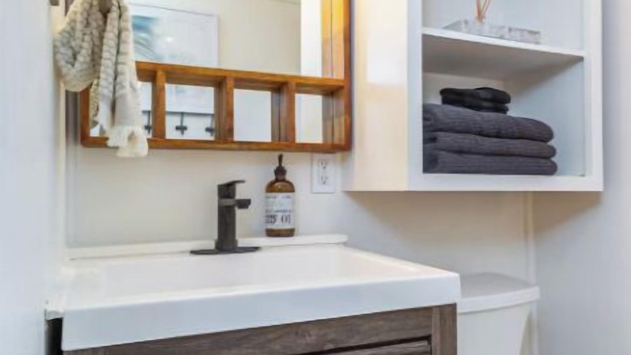 Photo of Bathroom in Corona del Mar