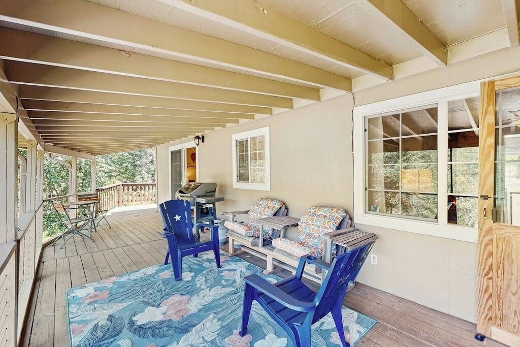 Photo of Patio Balcony in Hathaway Pines