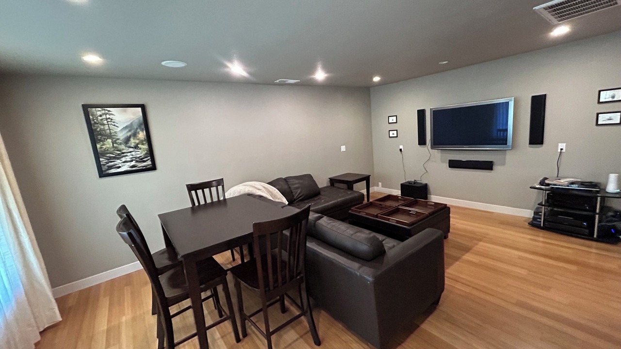 Photo of Livingroom in Tri-City