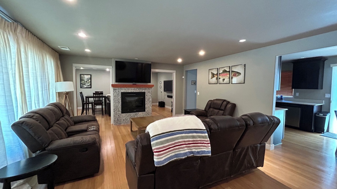 Photo of Livingroom in Tri-City