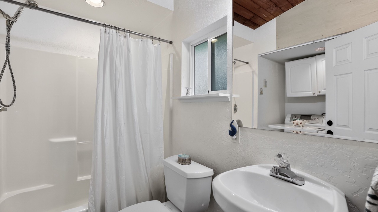 Photo of Bathroom in Aloha