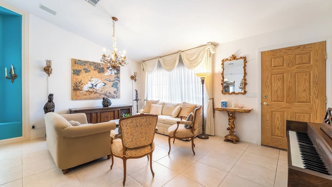 Photo of Livingroom in Silverado Ranch