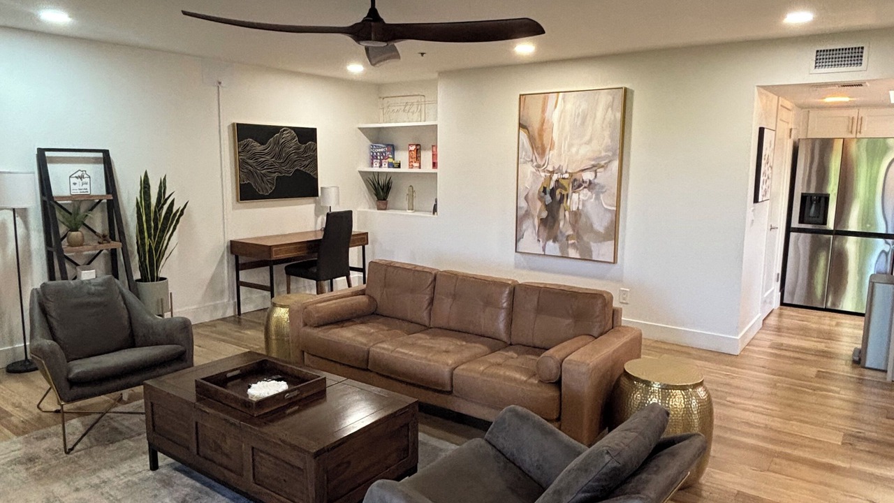 Photo of Livingroom in Camelback East