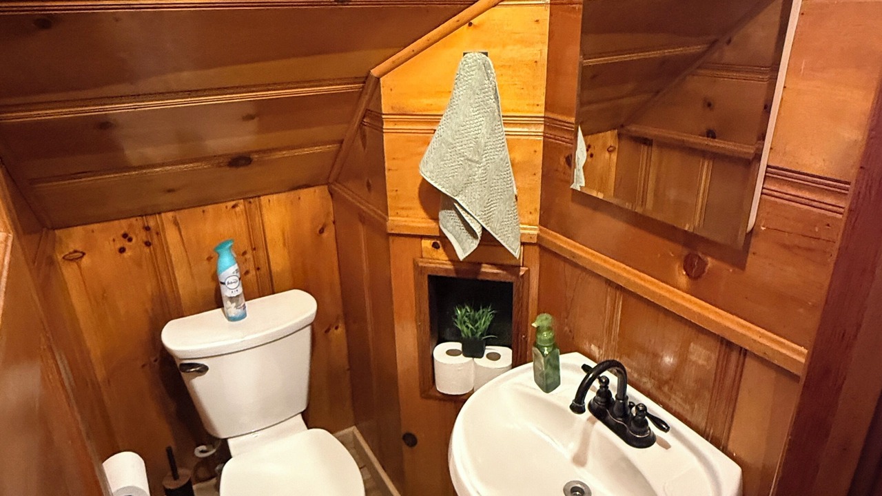 Photo of Bathroom in Sierra Tract