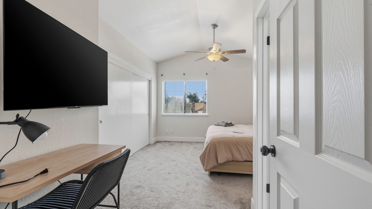 Photo of Bedroom in Raisin