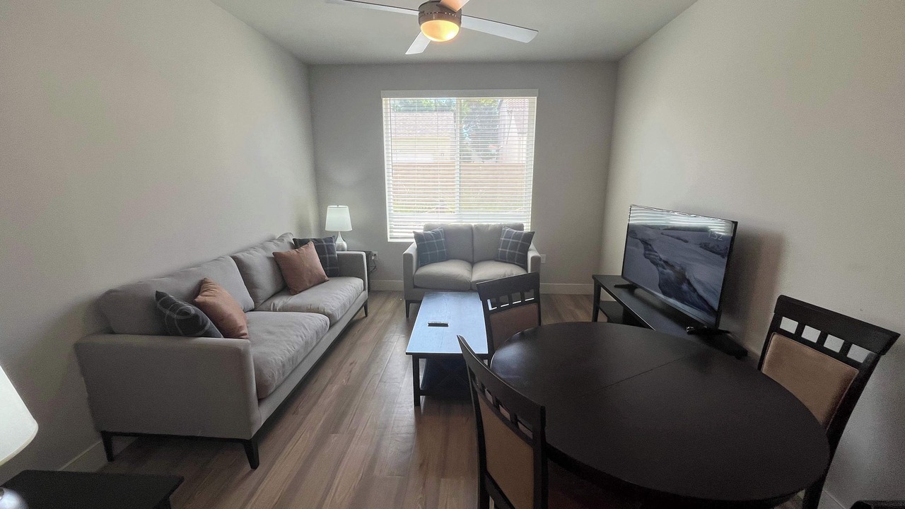 Photo of Livingroom in Midway District
